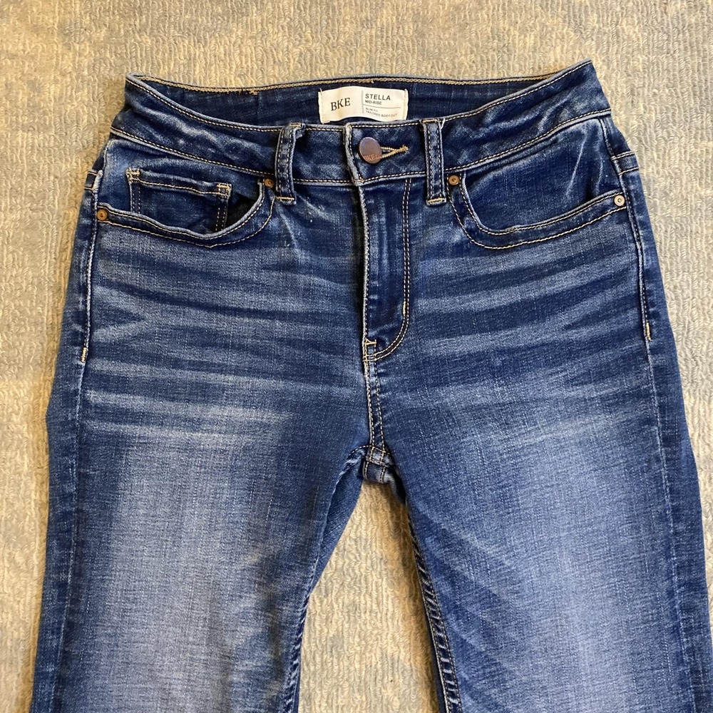 BKE Stella Jeans Womens 25x31.5 Medium Wash Blue Mid Rise Slim Bootcut Denim - Picture 2 of 14